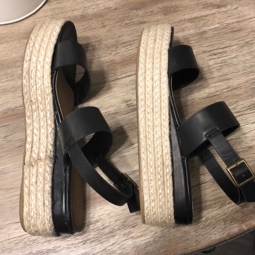 Sandals - Picture 4 of 6